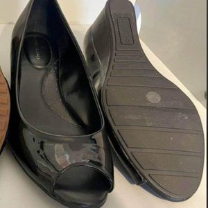 Bandolino black patent peep toe low wedge